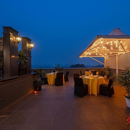 Hotel Saket 27 Nueva Delhi Exterior foto