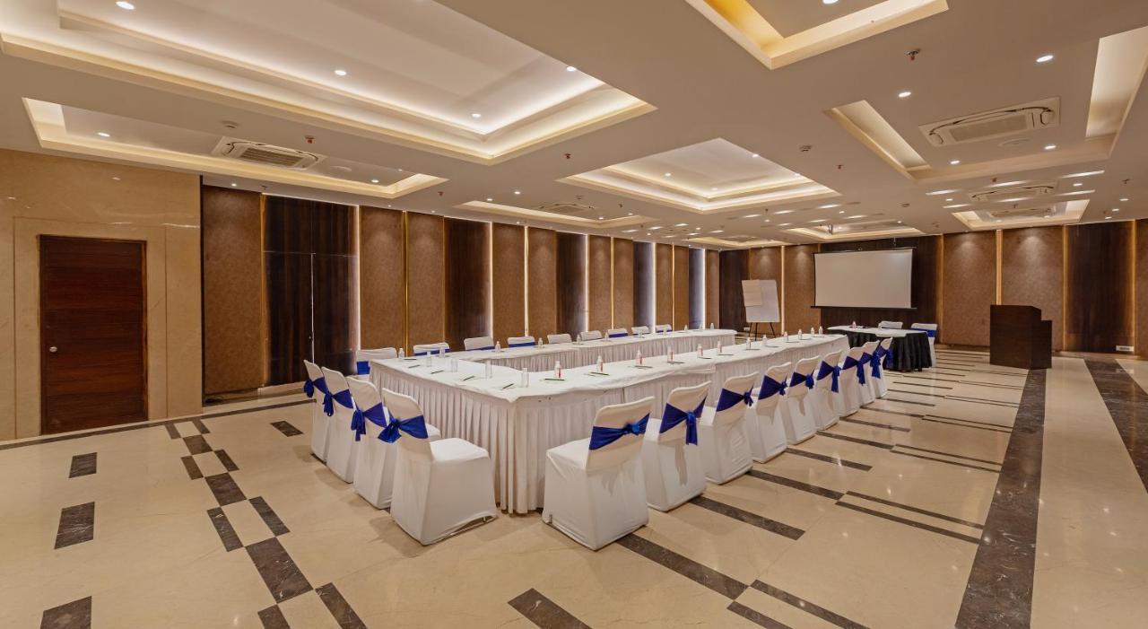 Hotel Saket 27 Nueva Delhi Exterior foto