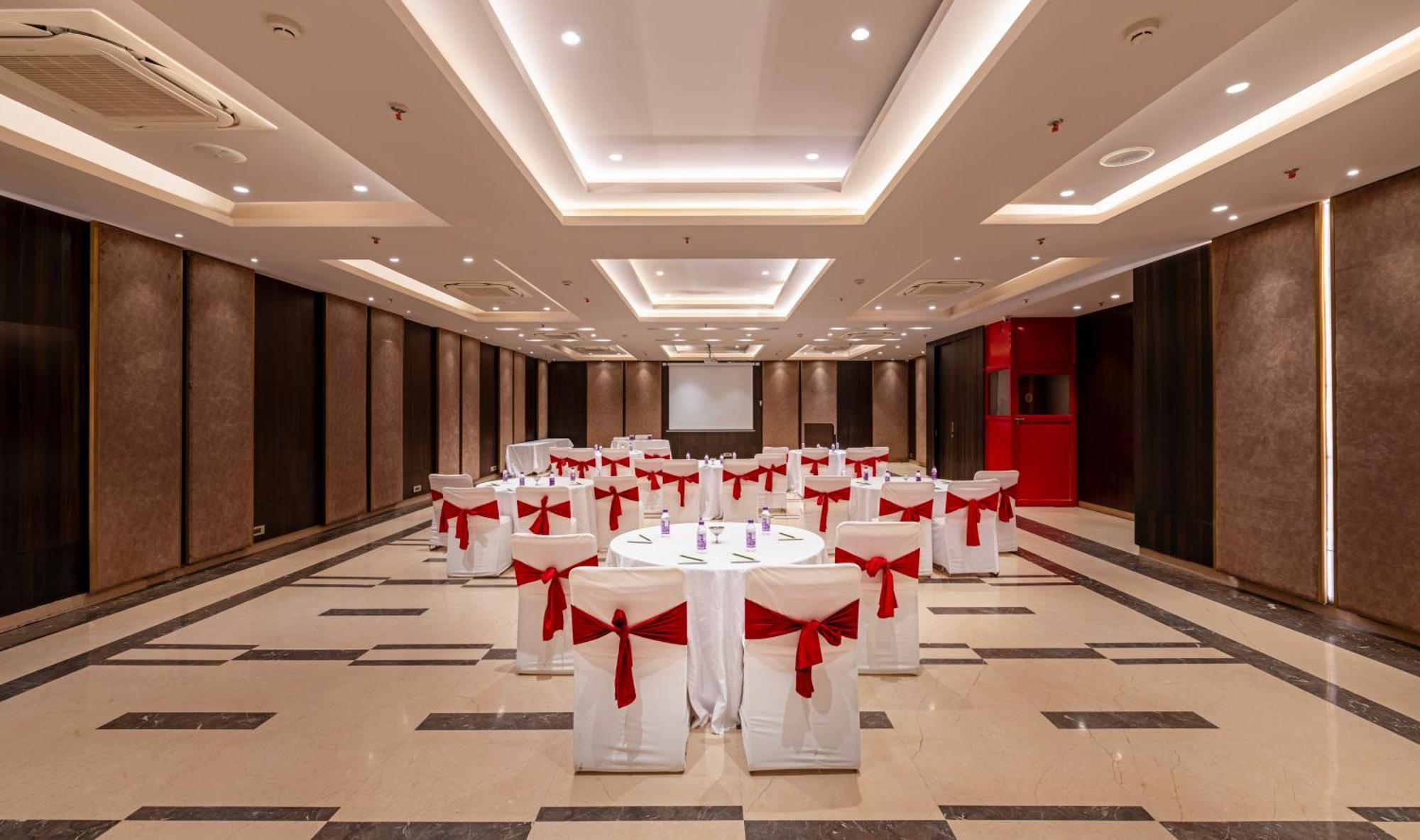 Hotel Saket 27 Nueva Delhi Exterior foto