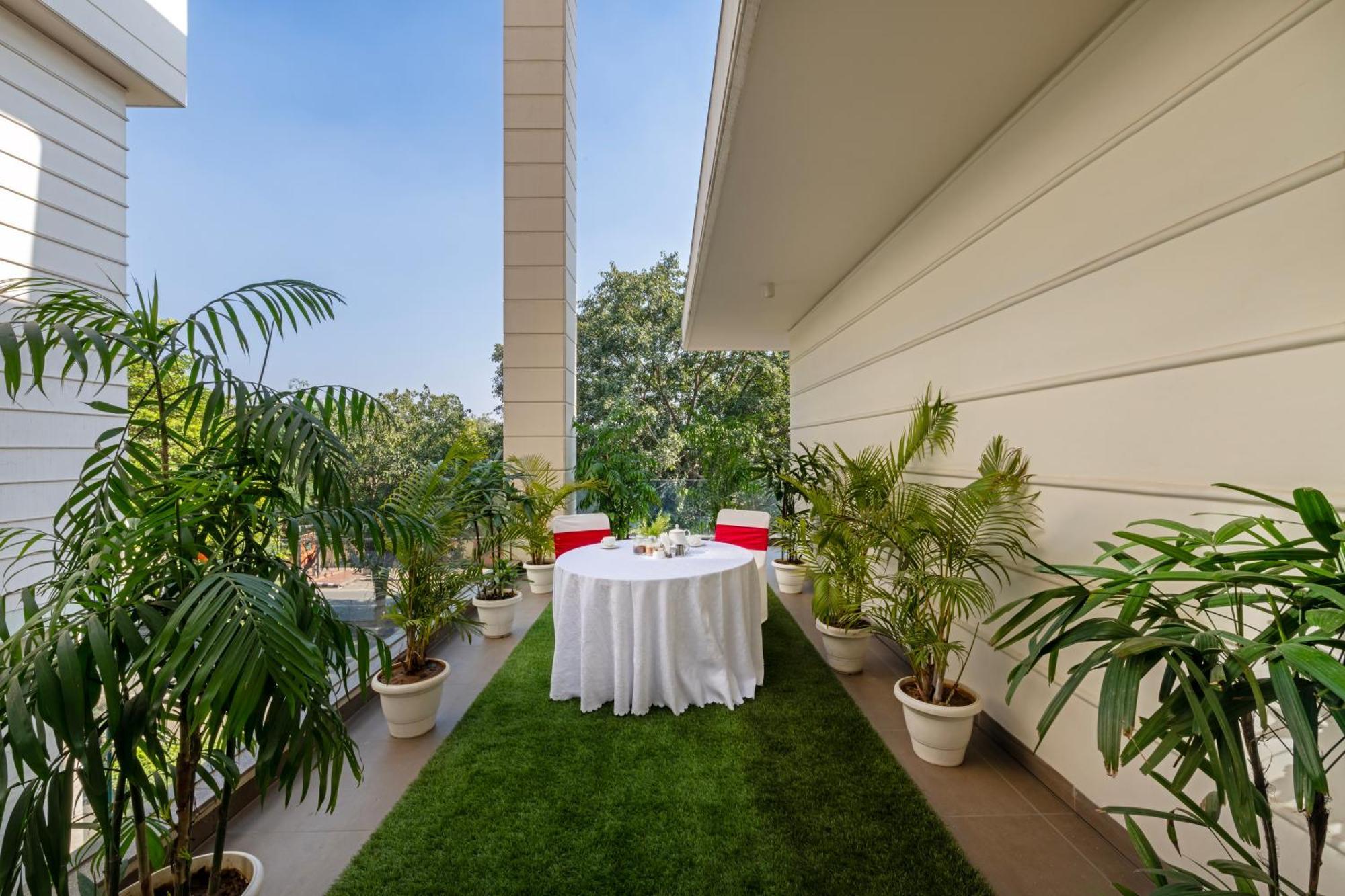 Hotel Saket 27 Nueva Delhi Exterior foto